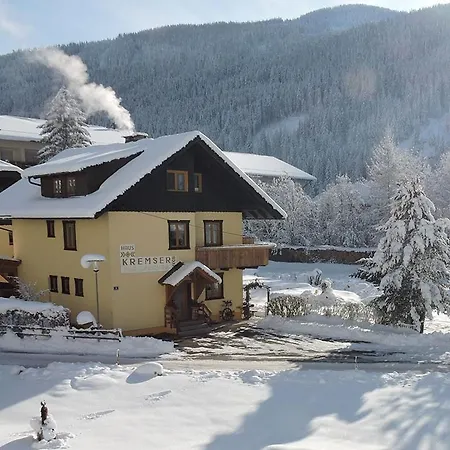 Haus Kremser 아파트